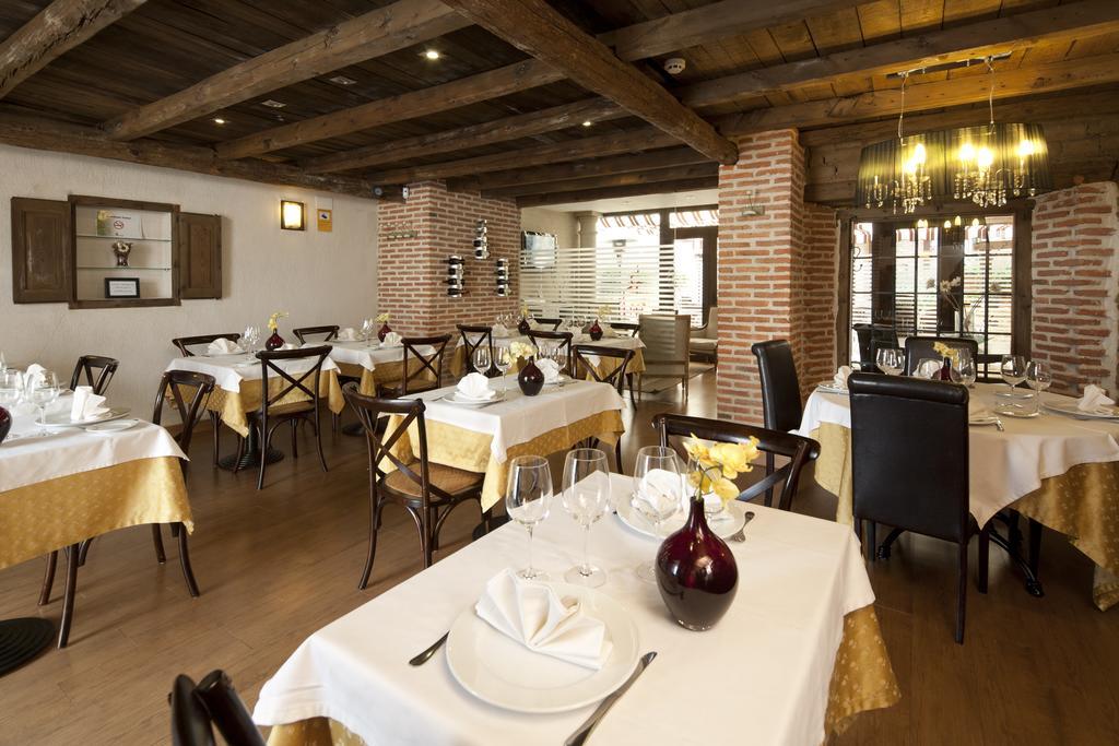 Velayos Hosteria Del Mudejar Avila מראה חיצוני תמונה