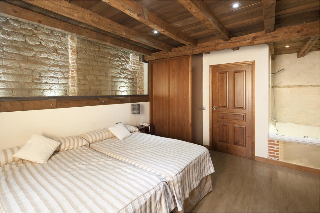 Velayos Hosteria Del Mudejar Avila חדר תמונה